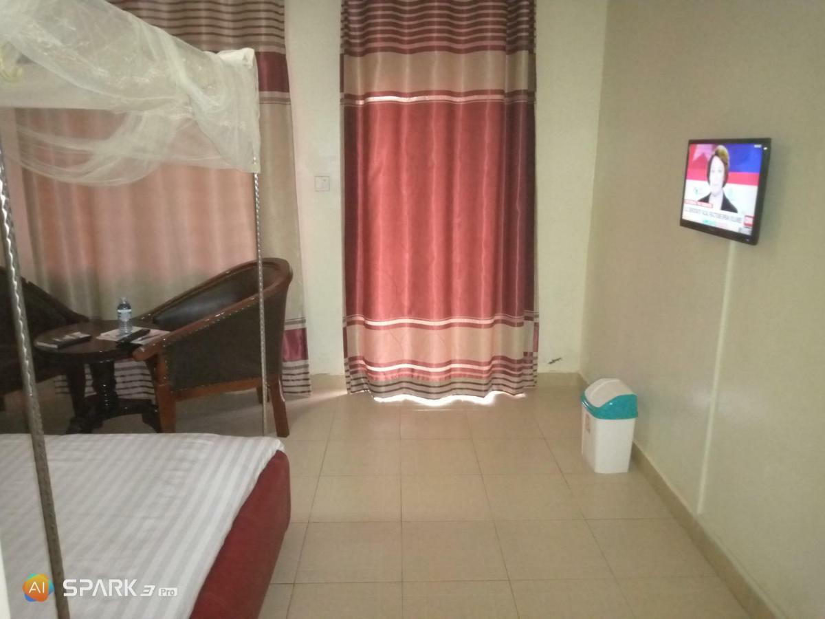 Country Motel Koboko Arua ภายนอก รูปภาพ